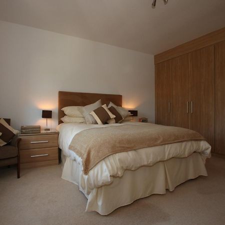 2 The Rocklands Bed & Breakfast Birkenhead Exterior photo